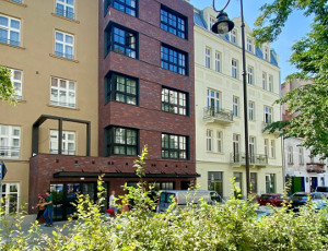 H11 ApartHotel ****
